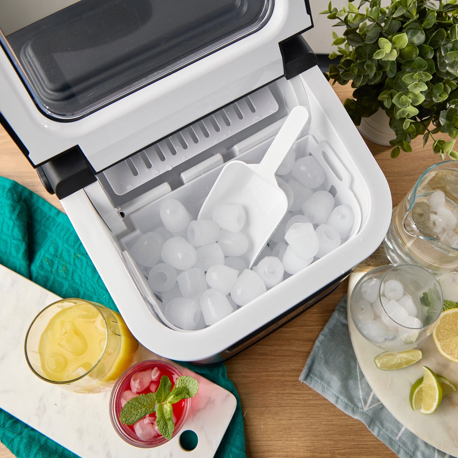 Ice Cube Maker
