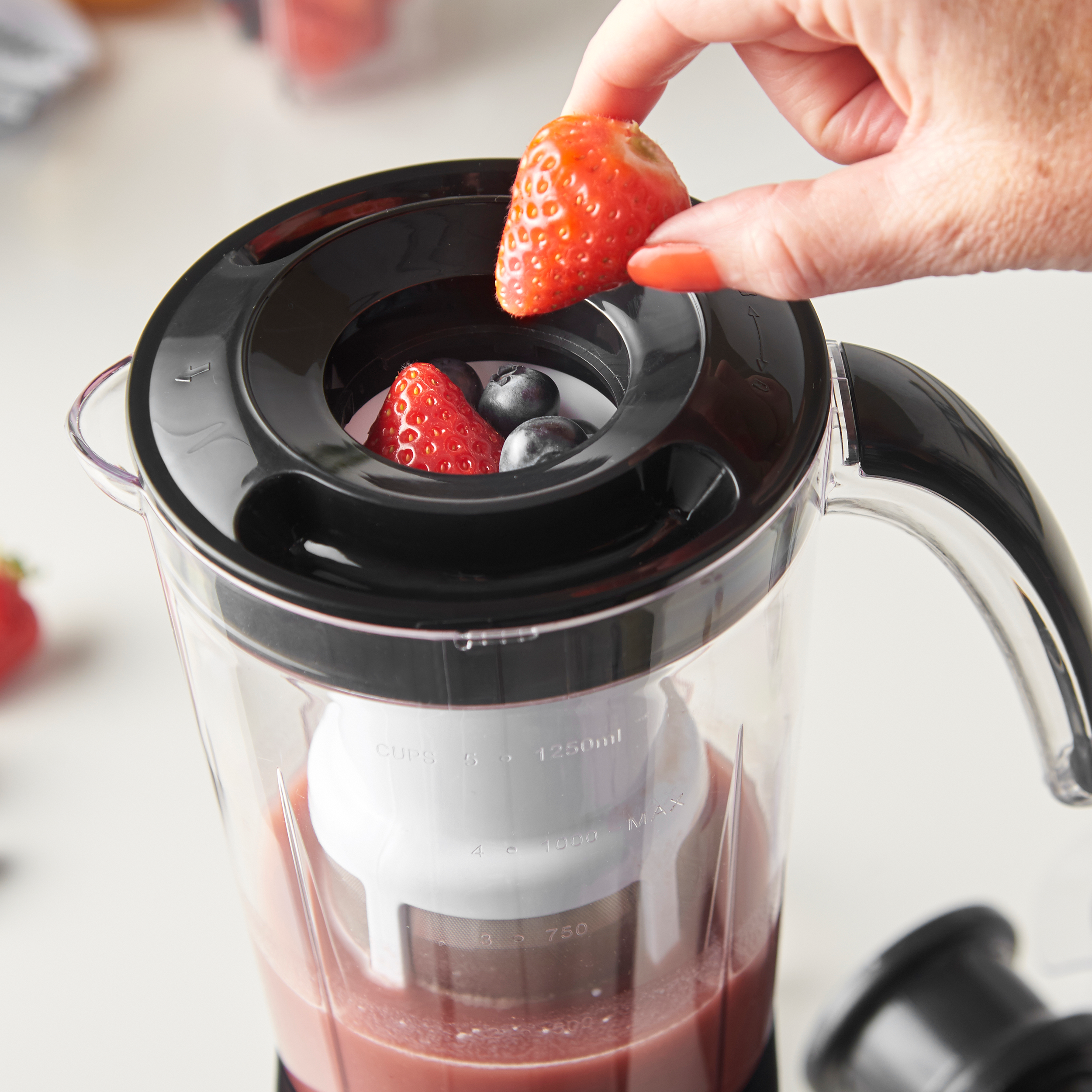 4-in-1 Blender & Smoothie Maker