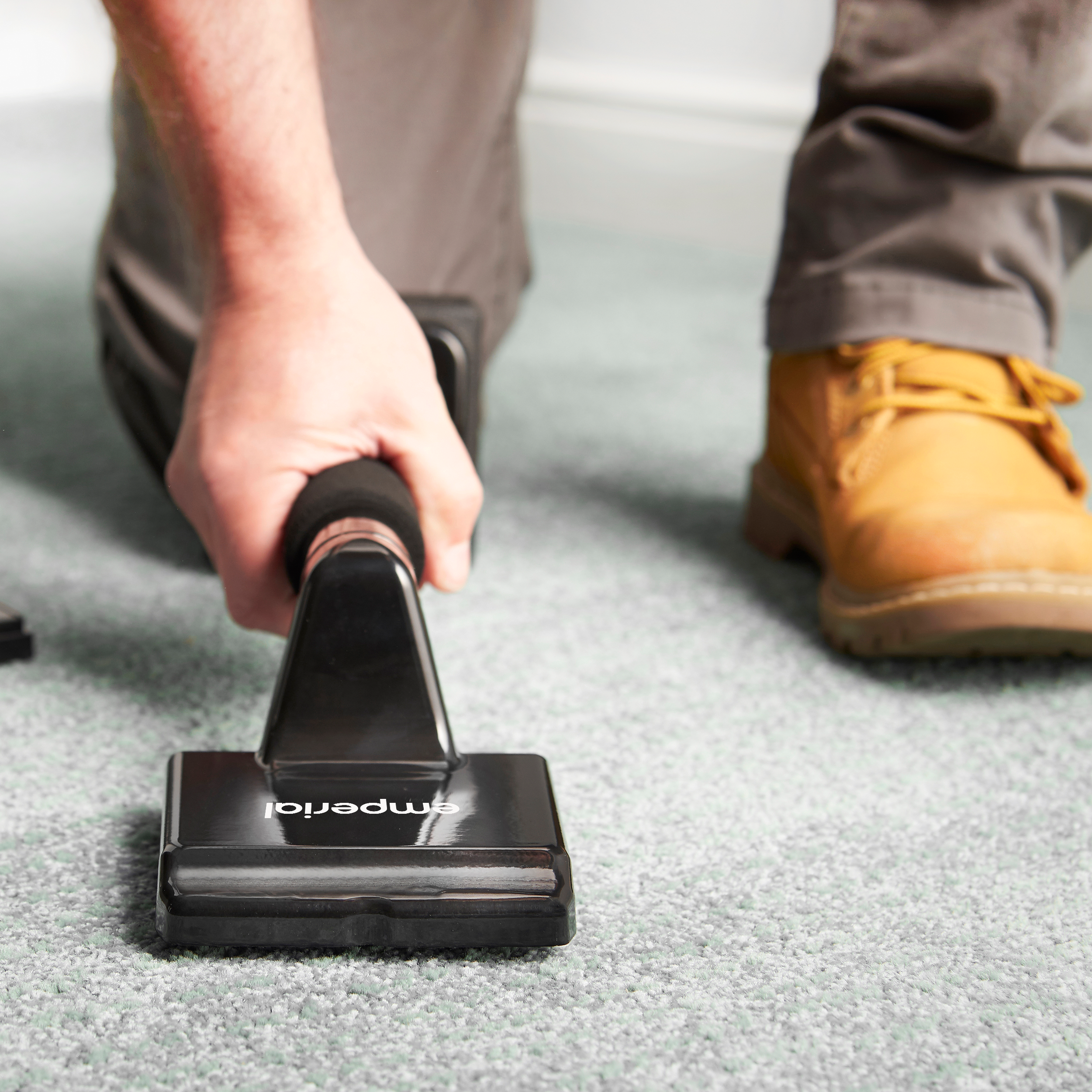 carpet knee kicker