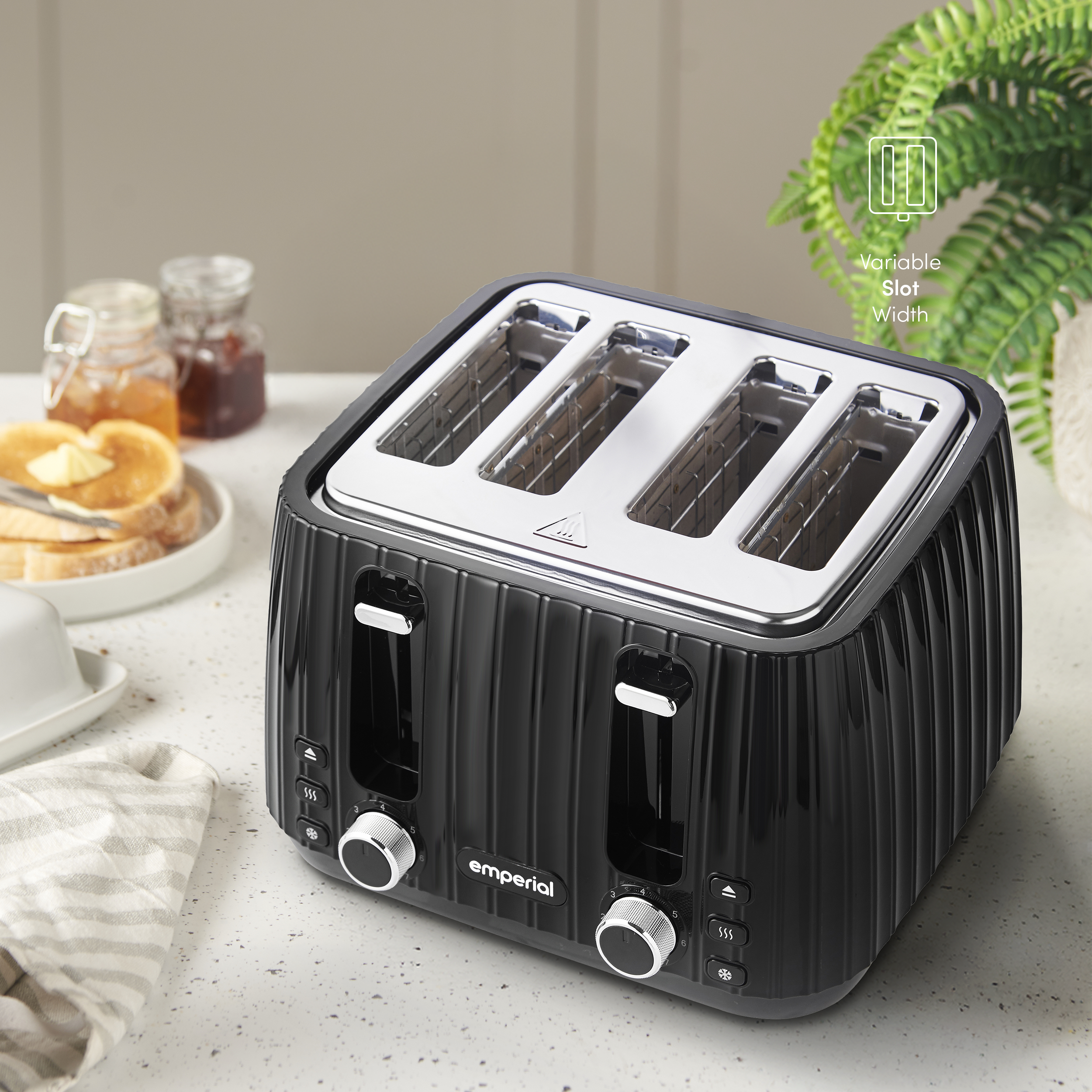 Flow 4 Slice Toaster - Black
