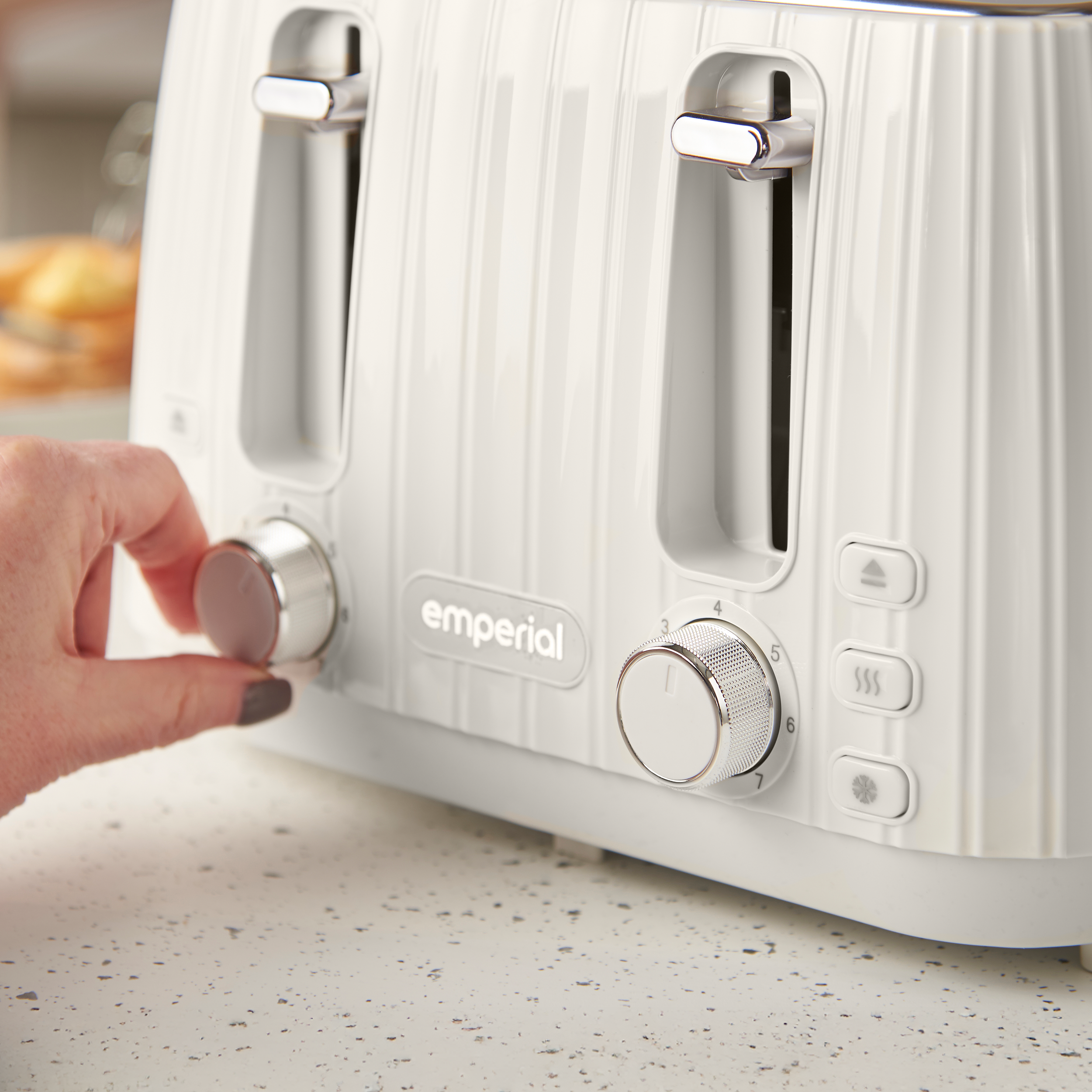 Flow 4 Slice Toaster - White