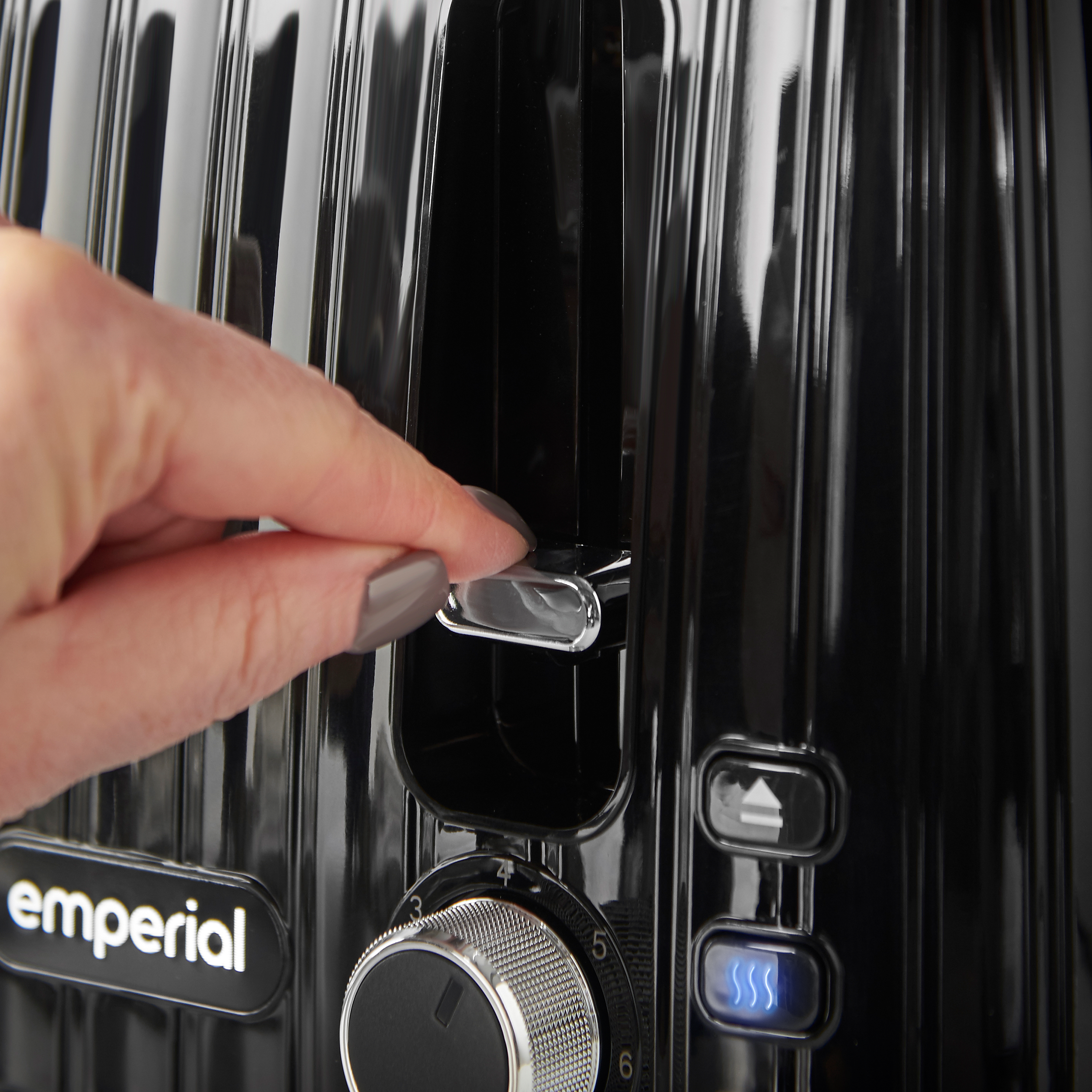 Flow 4 Slice Toaster - Black