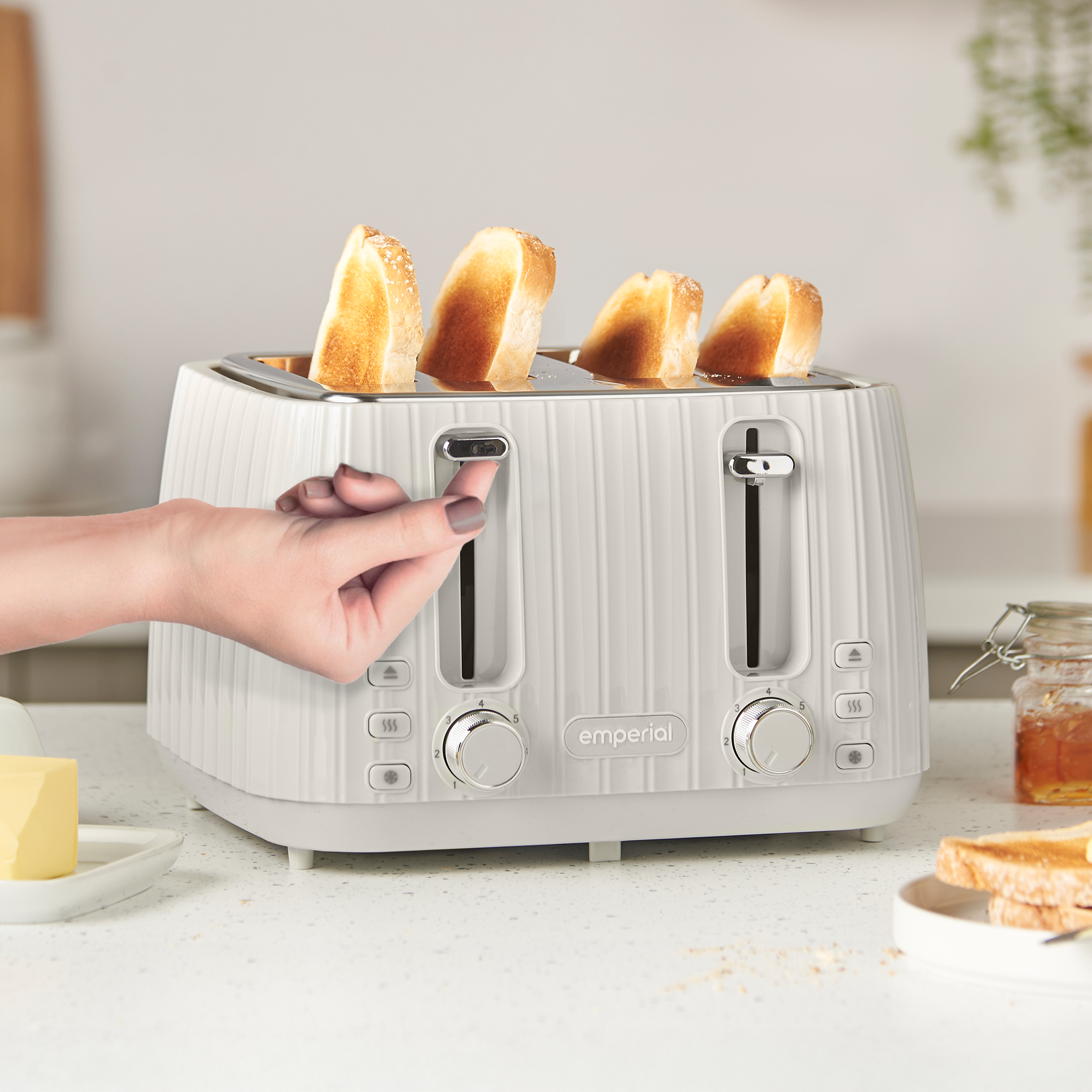 Flow 4 Slice Toaster - White