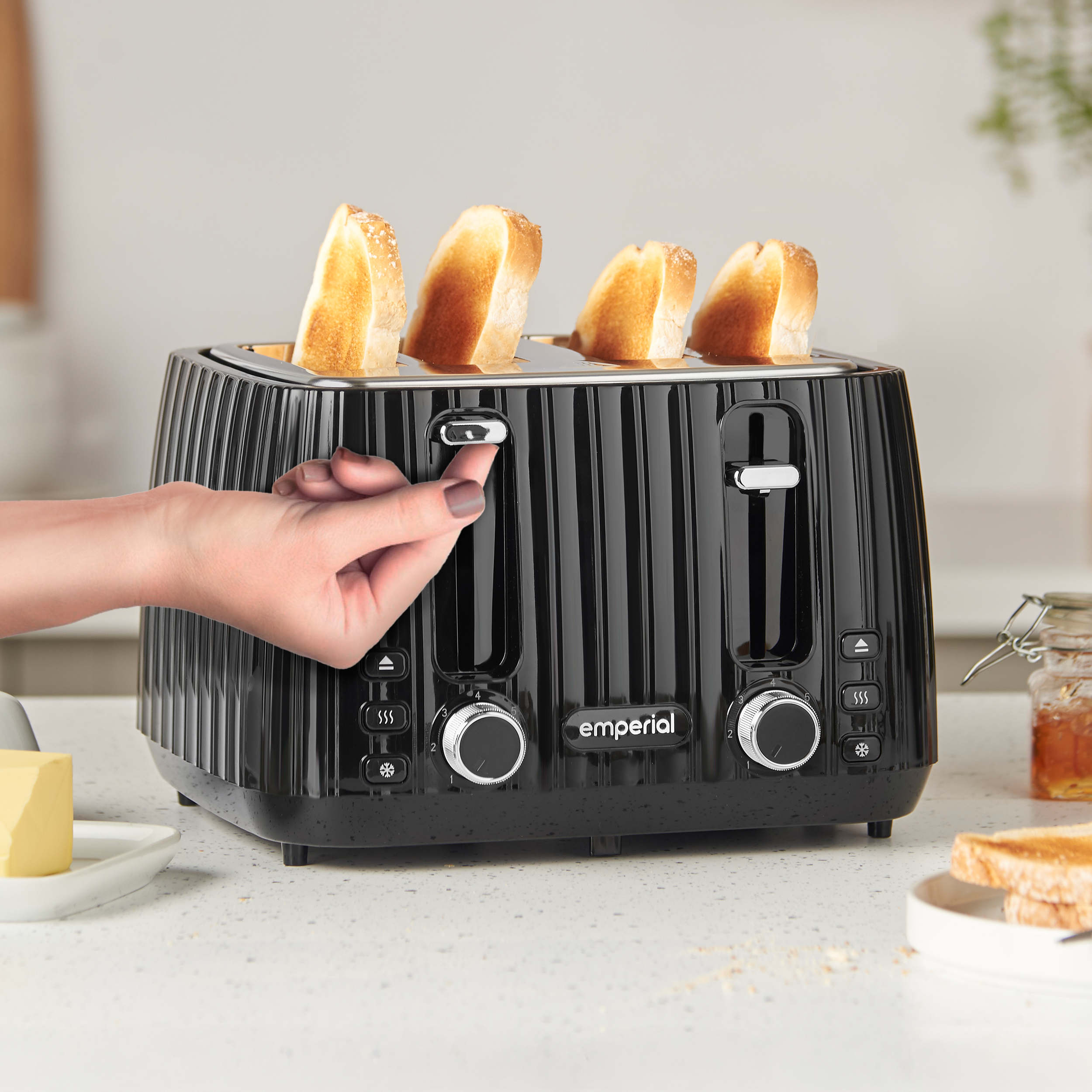 Flow 4 Slice Toaster - Black
