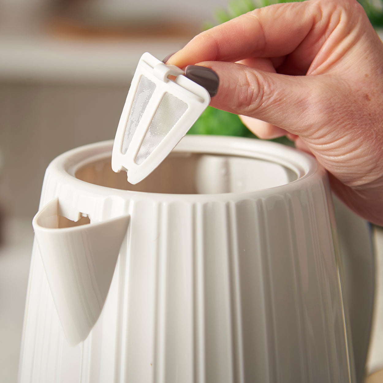 Flow Kettle & 4 Slice Toaster Set - White