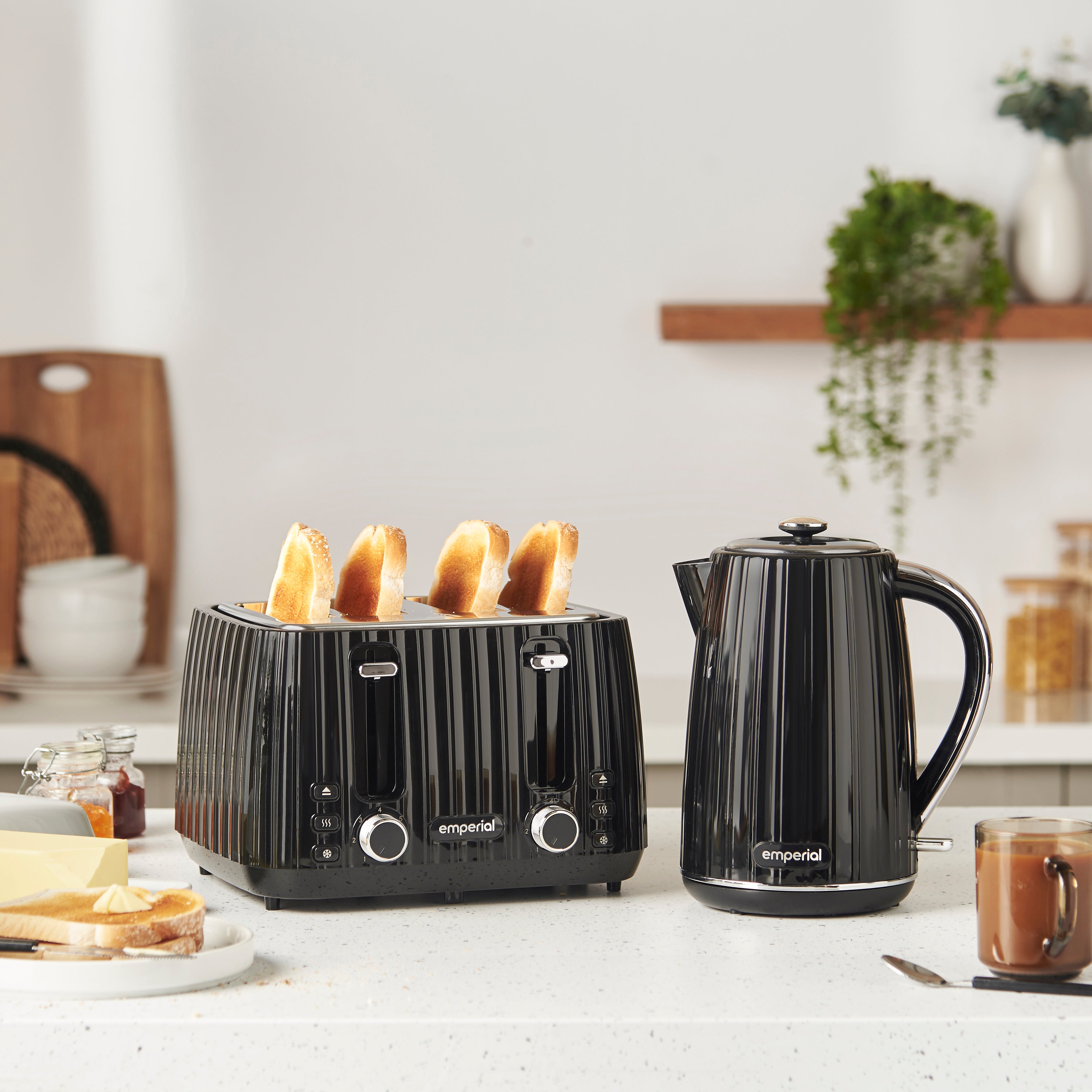 Flow Kettle & 4 Slice Toaster Set - Black