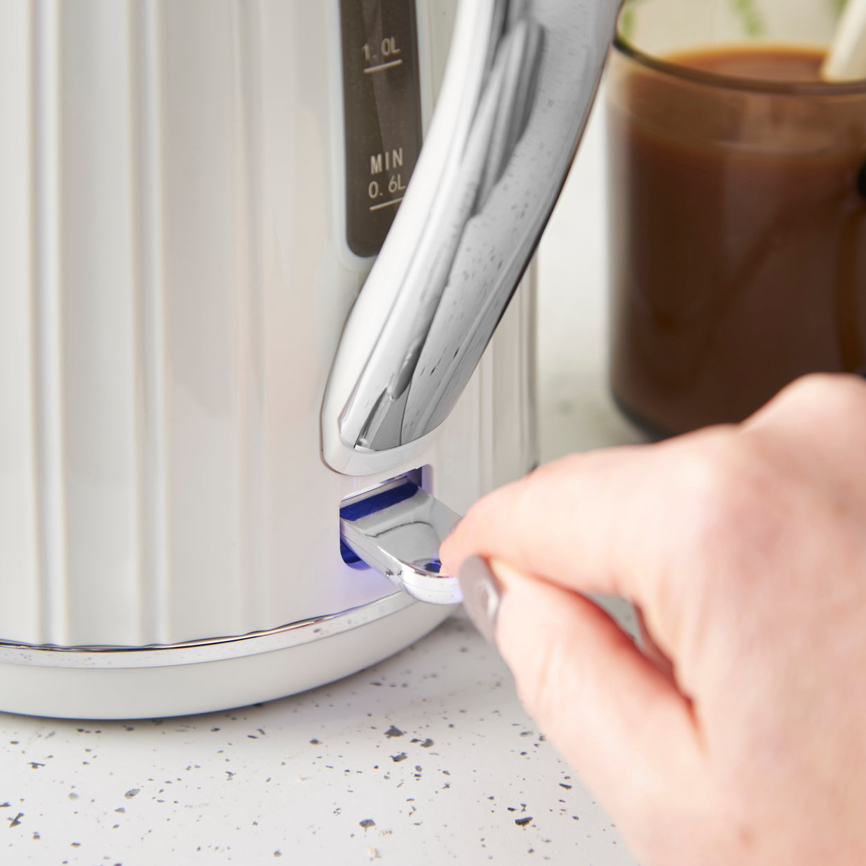 Flow 1.7L Kettle - White