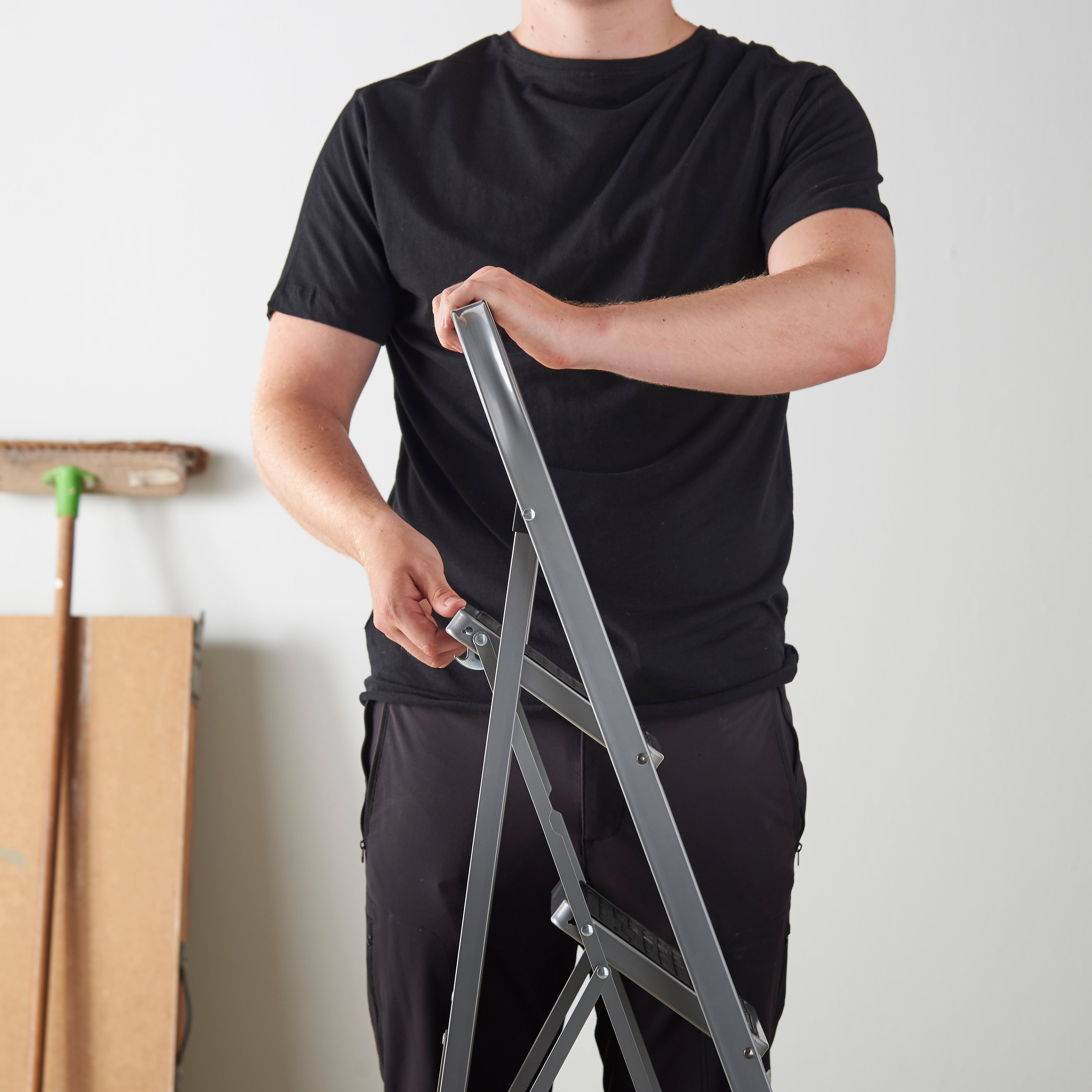 4 Step Steel Ladder